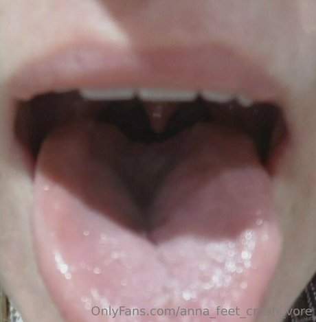 anna feet crush vore modèle artistique galerie