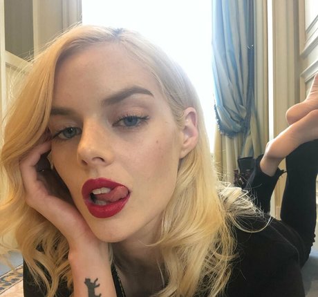 Samara Weaving buena actriz imagen