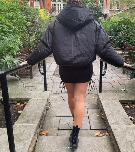 Imogen Thomas pretty pornstar photos