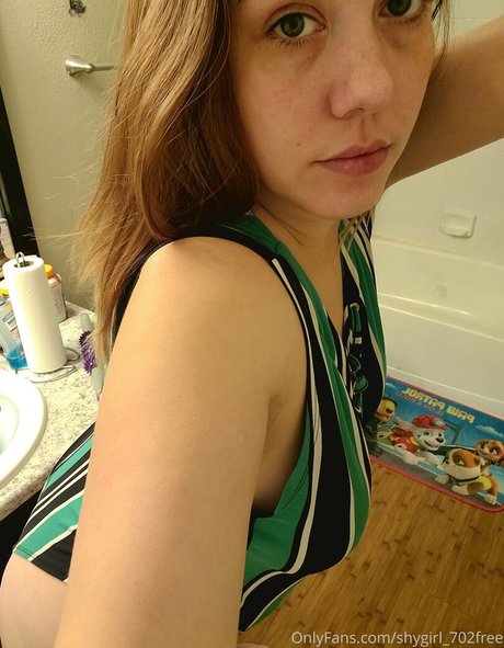 shygirl702lvfree modelo sexual galería