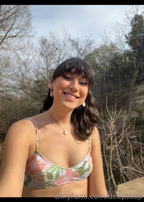 deeptoop modelo gratis foto