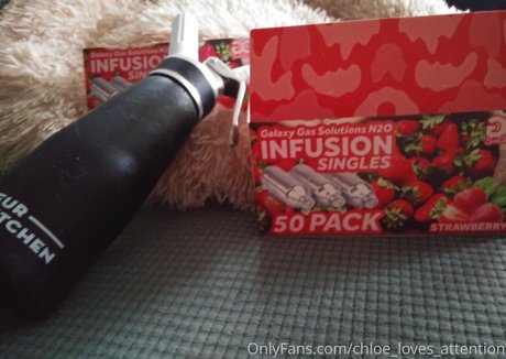 chloe loves attention star du porno hd image