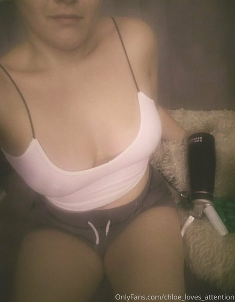 chloe loves attention star du porno chaude collection