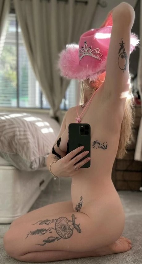 Natalie Hanby estrella del arte archivo