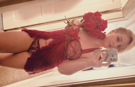 Harmony By Day model sexy pic