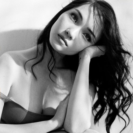 Aya Shalkar modèle parfait img