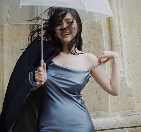 Aya Shalkar modelo exclusivo imágenes