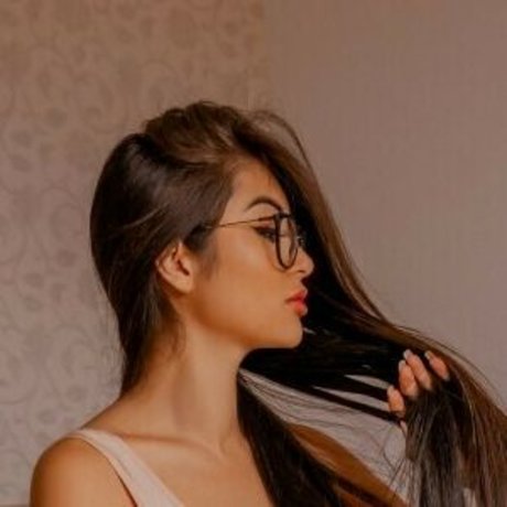 Ana Otani libre de estrellas imágenes