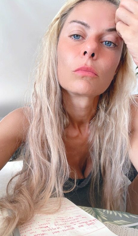 Tunaapari estrella xxx archivo