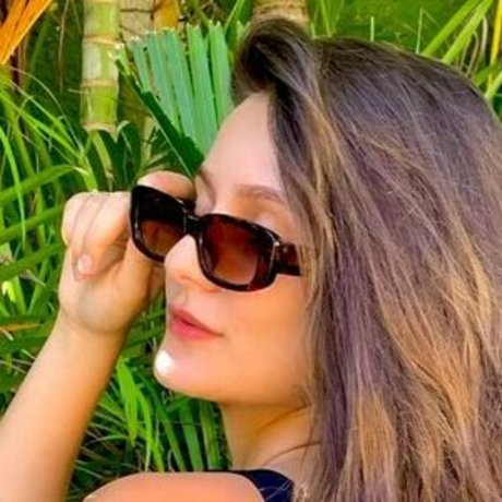 Emanuele Barros hermosa estrella fotos