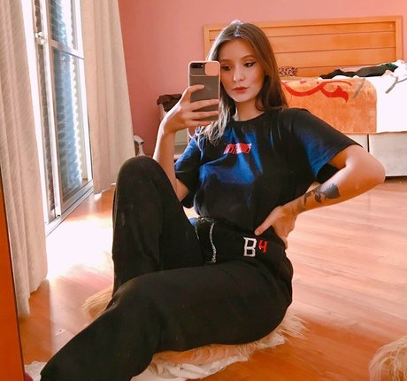 Emanuele Barros bonita modelo foto