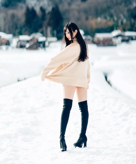 Ayachamo 1028 étoile chaude galeries