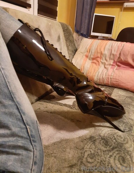 rubbobject doll belle étoile galeries