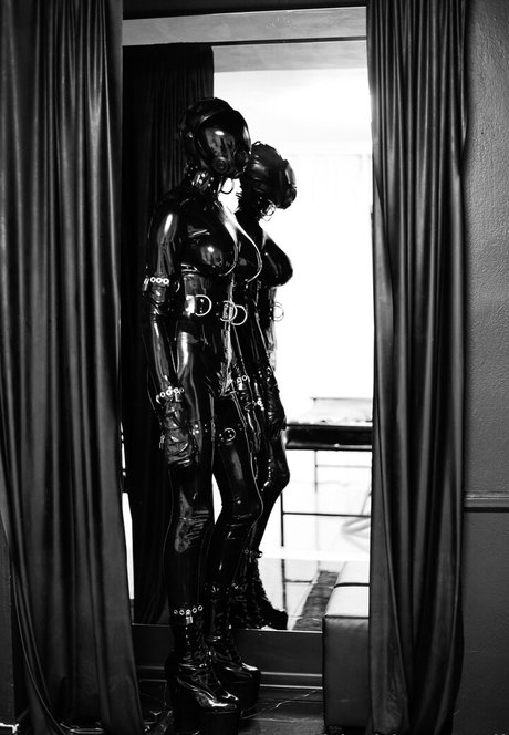 rubbobject doll bonita modelo galería