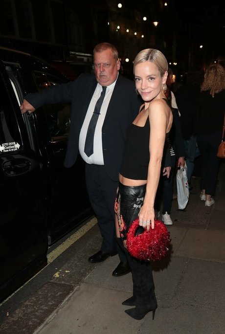 Lily Allen porn actress photos