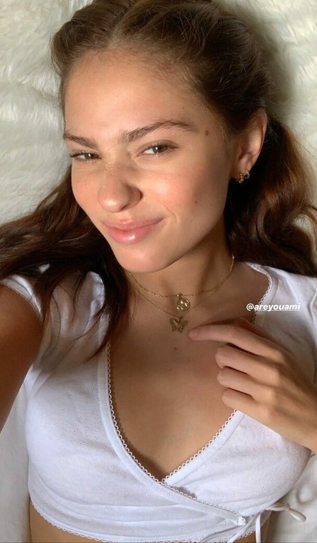 Bianca Finch naked model pics