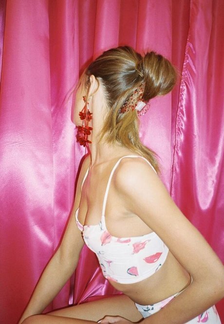 Bianca Finch model perfect picture