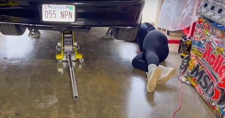 Britney Automotive modelo hermosa imagen