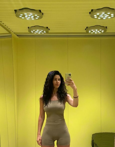 Marina Diamandis actriz de arte imágenes