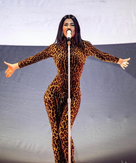 Marina Diamandis actriz perfecta imágenes