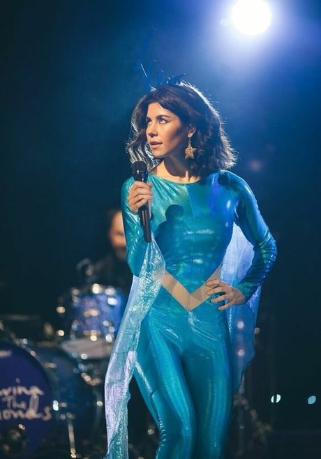 Marina Diamandis libre de estrellas galería