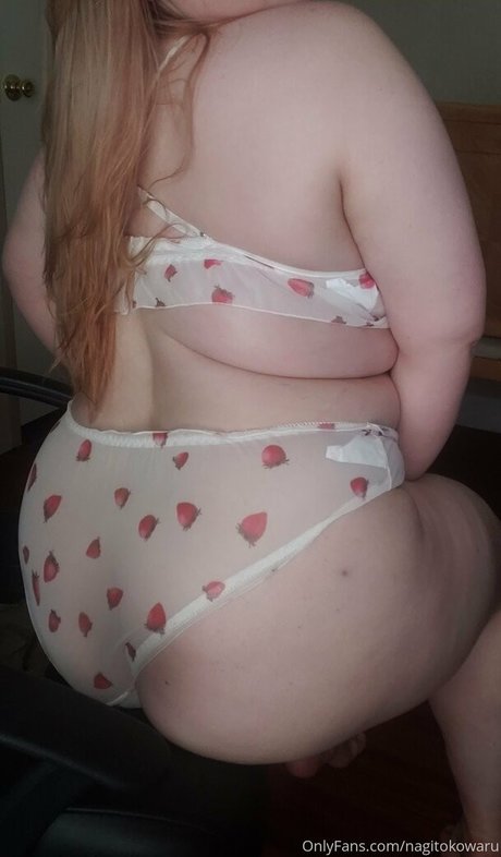 feedistdani model erotic pics