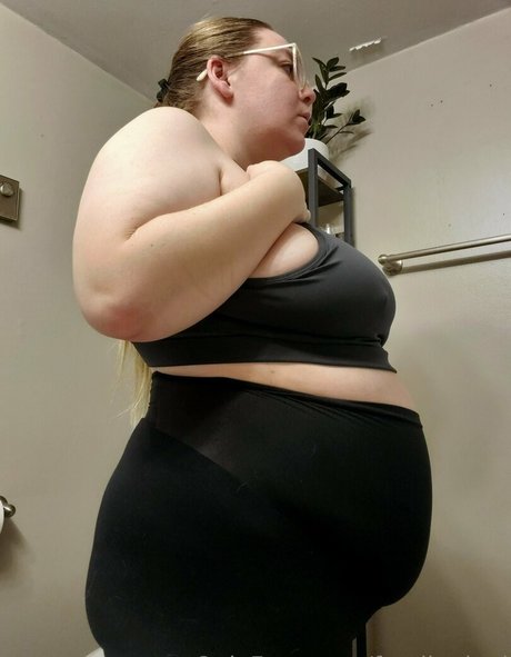 feedistdani sex model pic