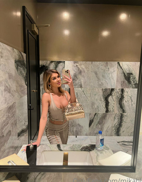 mikahl nus star du porno img