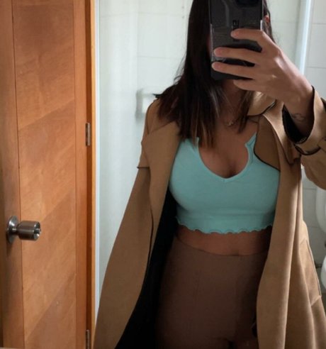 Sara Miller actrice érotique image