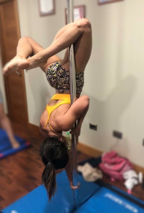 Sara Miller étoile adulte images