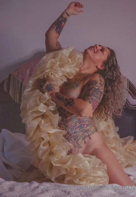 Danielle Colby modèles nus des photos