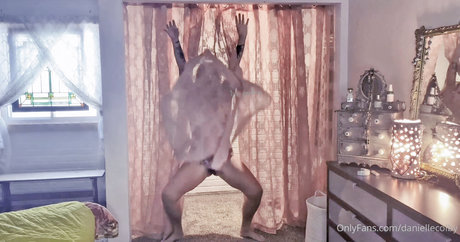 Danielle Colby Miniatura