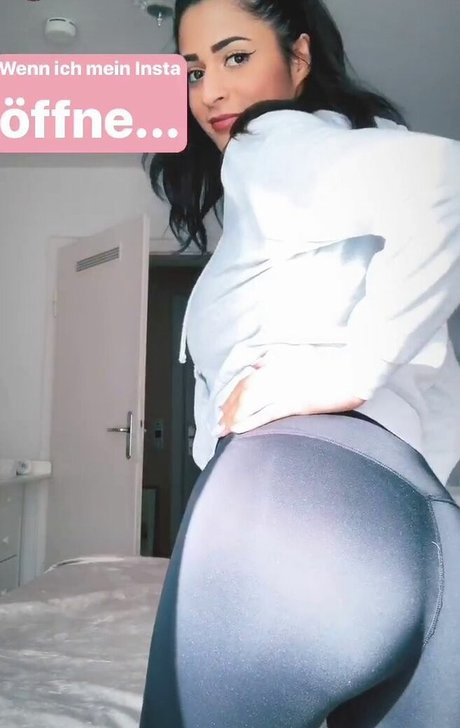 Shirin Azami joli modèle archive