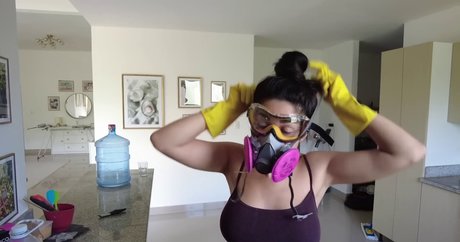 Shirin Azami desnudos de estrellas porno galería