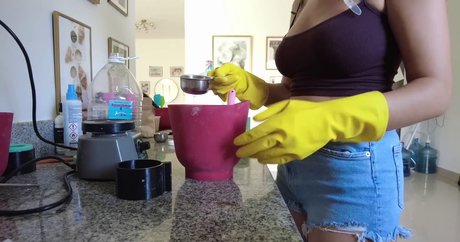 Shirin Azami jolie star du porno images