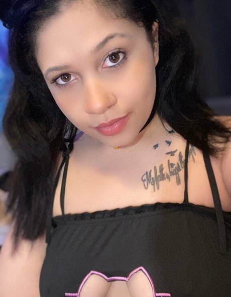 itsaaliyahjadee modelo desnudo galería