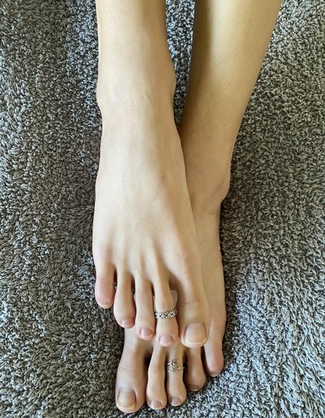 myposedtoes estrella porno bonita foto