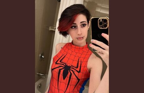 skullkitten actriz libre fotos