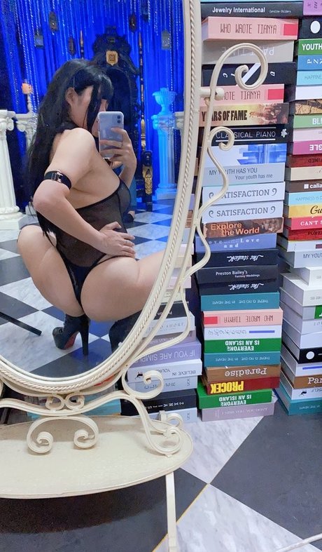 Hieey beau modèle image