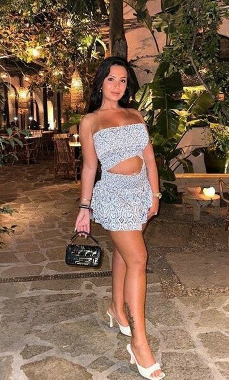 Silvia Iorio modèle nu image