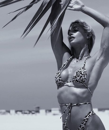 Varia Veselova modèle pornographique collection