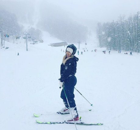 Oksana Mishyna estrella porno en alta definición imágenes