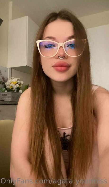 agata yourmiss estrella porno hermosa archivo