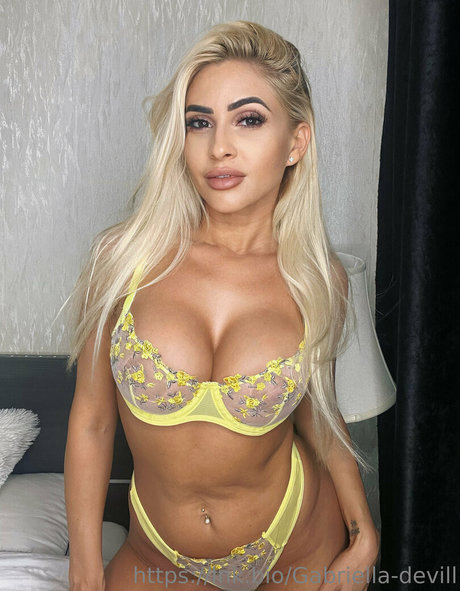 gabrielladeville estrella porno superior imagen