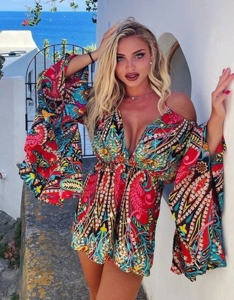 Tanya The Cat jolie actrice photos