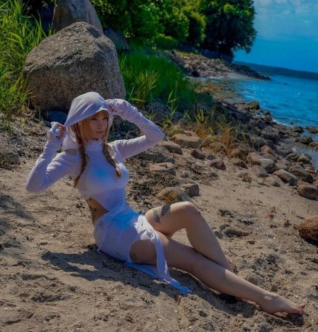 Yakisa uwu nudes actress pics