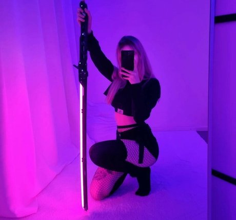 Yakisa uwu sexy model photos