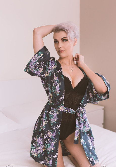 LuckyBonez estrella porno sexy galerías