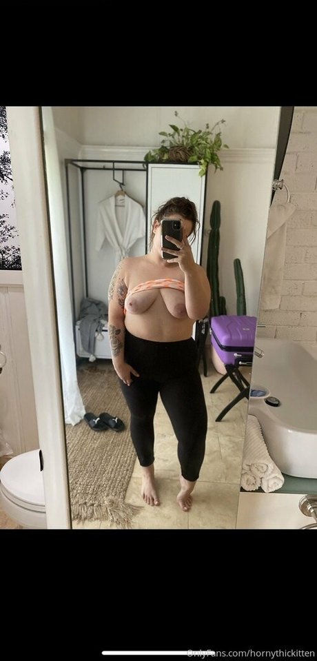 hornythickitten model porn pics