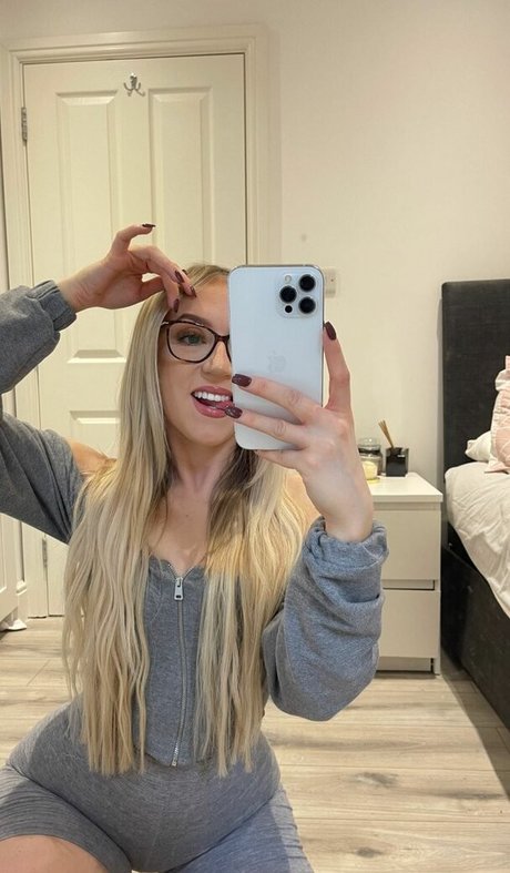 Brogan Small modelo hd foto